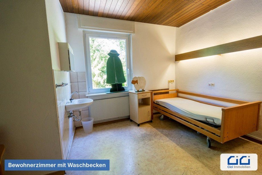 20 Bewohnerzimmer mit Waschbecken Renditeobjekt Werdohl