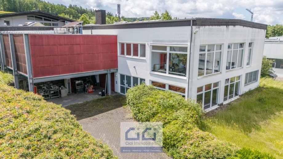 1 Halle Neuenrade