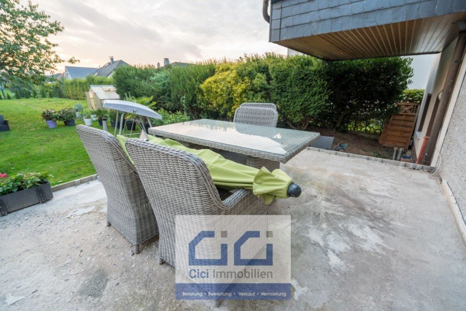 6 Terrasse & Gartenm�bel min Einfamilienhaus Neuenrade