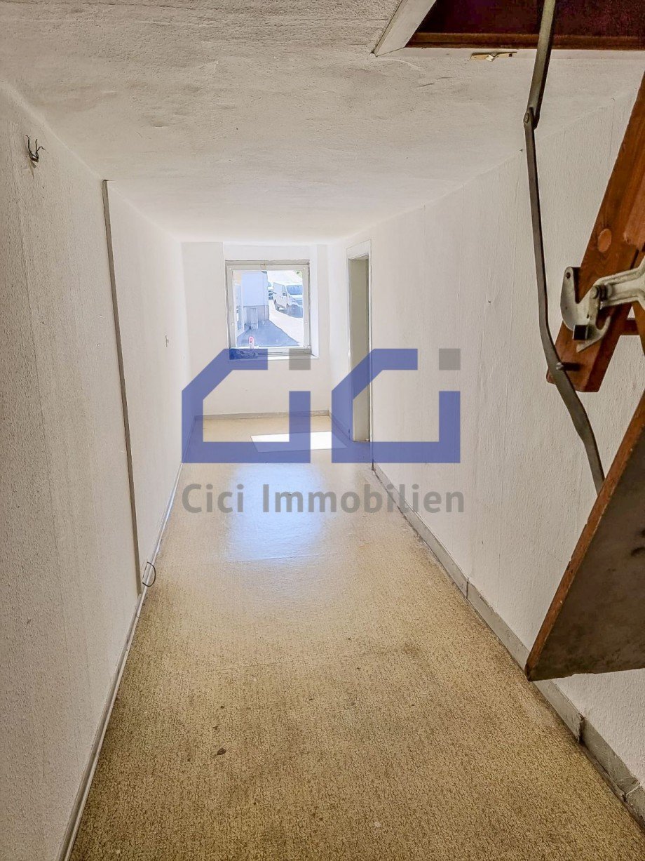 Diele 2 Dachgeschosswohnung Werdohl
