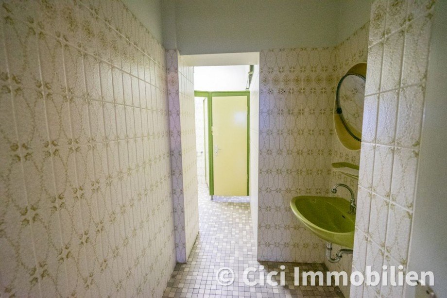 9. WC Damen Mehrfamilienhaus Neuenrade