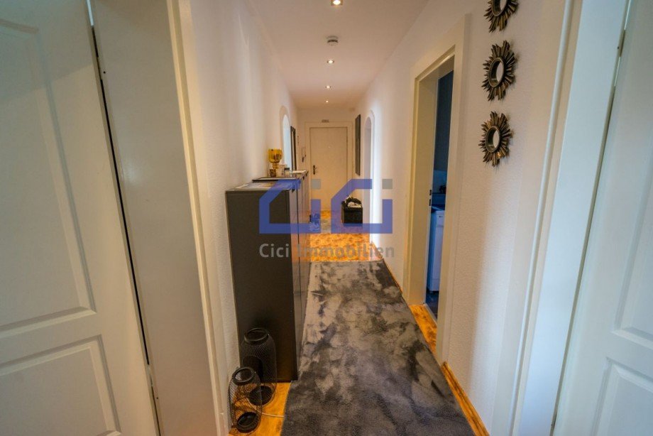 08 Flur einladend min Etagenwohnung L�denscheid