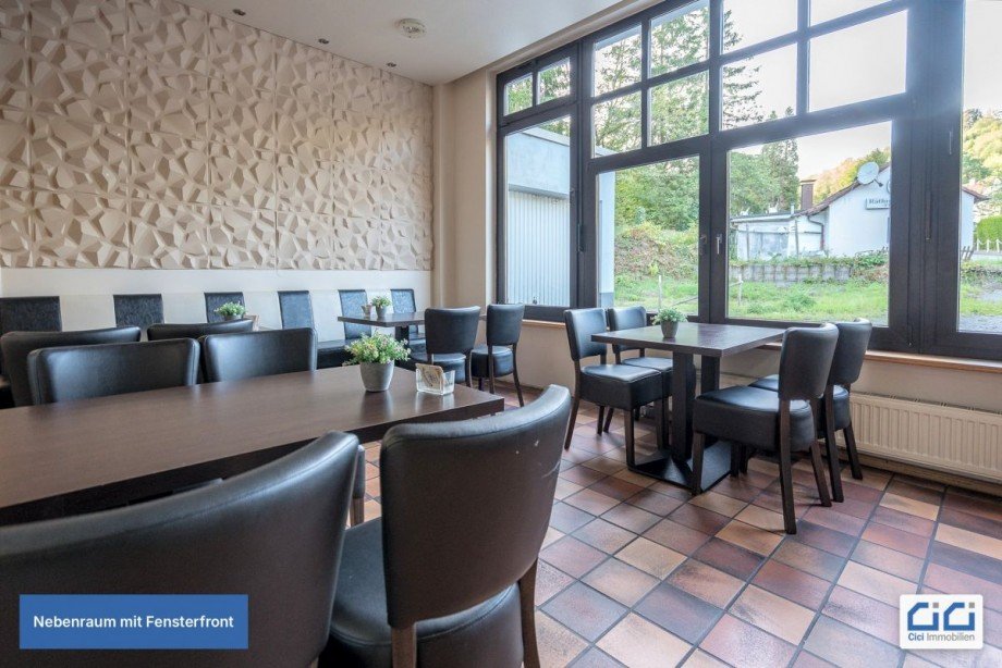 13 Nebenraum mit Fensterfront Hotels L�denscheid
