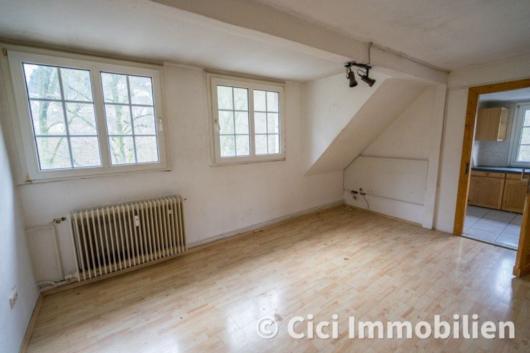 DSC00263 Werdohl Dachgeschosswohnung Mitten in der Innenstadt liegende 2 Zimmerwohnung mit K�che und eigenem Gartenanteil