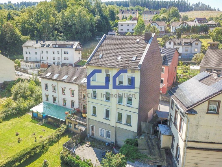 DJI 0538 min Werdohl Mehrfamilienhaus Mehr Raum, mehr Rendite: Dreifamilienhaus mit Ladenlokal und Kaufpreisfaktor 10 in Werdohl