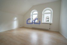 14.1OG Kinderzimmer Ein Haus mit Geschichte: Gepflegtes Zweifamilienhaus mit Potenzial in ruhiger Sackgasse