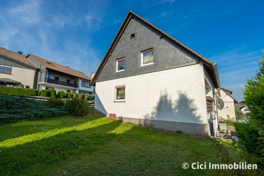 7. Seitenansicht Zweifamilienhaus Herscheid