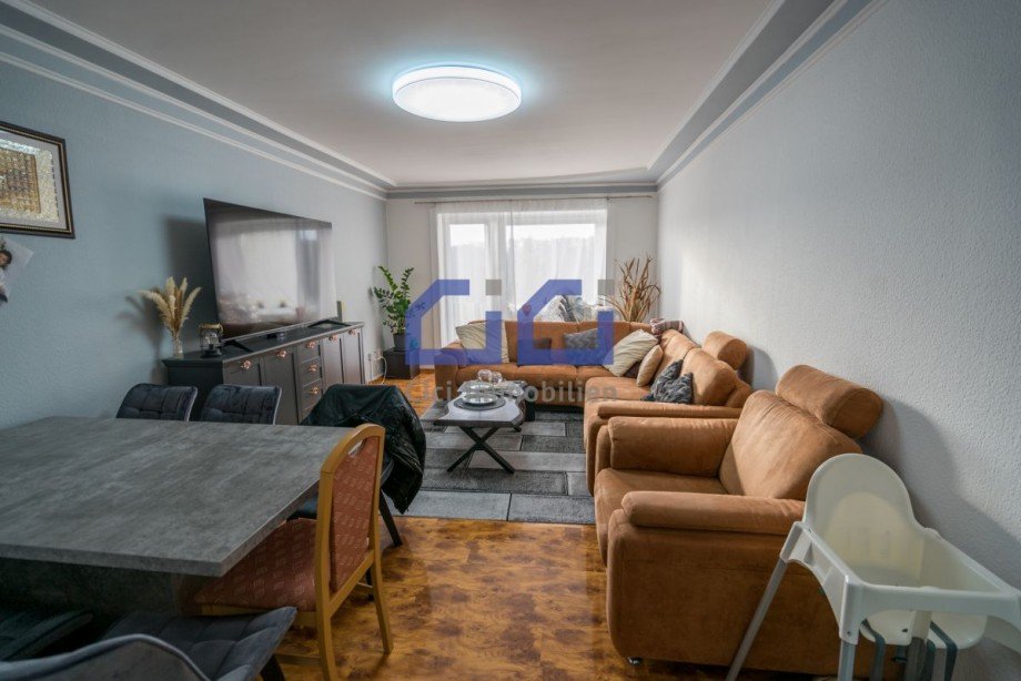 04 Wohnzimmer mit Essbereich Etagenwohnung L�denscheid