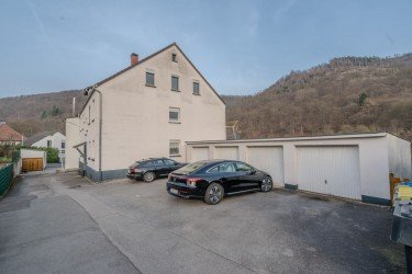 Hauptbild Gepflegtes Mehrfamilienhaus mit 6 Wohneinheiten � 4 Garagen & 10,5 % Bruttomietrendite