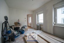 13. 1OG Schlafzimmer Haus mit zwei Wohnungen, Garten und Entwicklungspotenzial