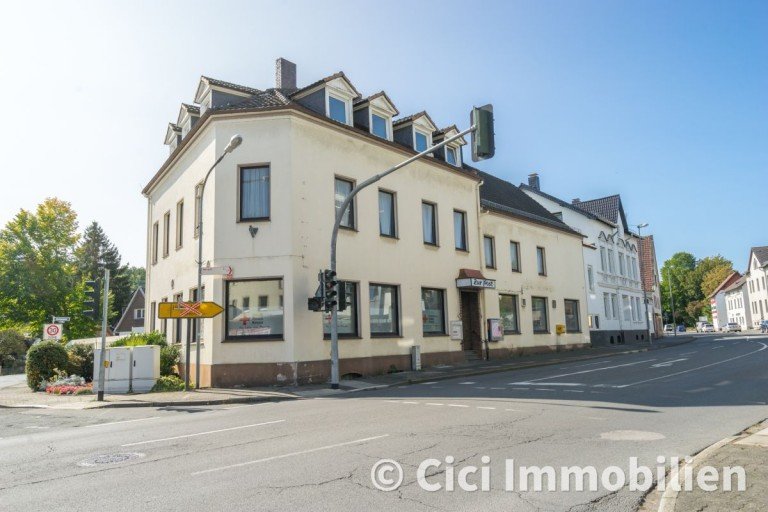 Ansicht Neuenrade Mehrfamilienhaus Historisches Wohn- und Gesch�ftshaus mit Restaurant und Saal in der Innenstadt