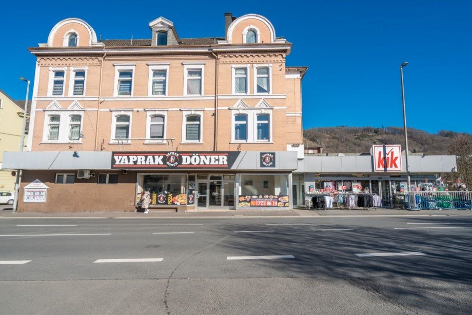 11 Strassenansicht Wohn und Geschaeftshaus Haus Werdohl