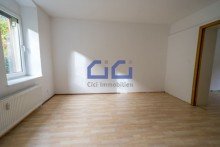 06.EG Wohnzimmer Ein Haus mit Geschichte: Gepflegtes Zweifamilienhaus mit Potenzial in ruhiger Sackgasse