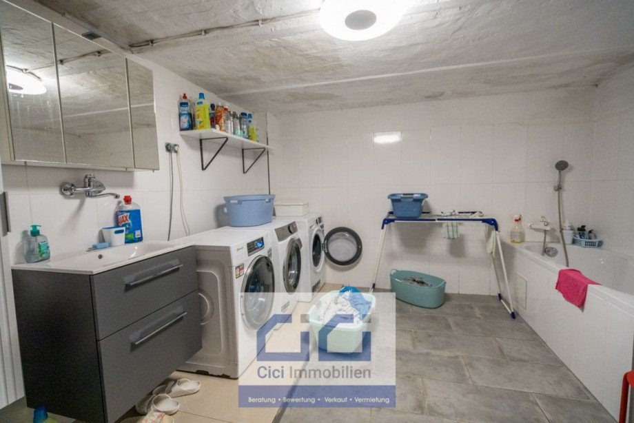 25 Waschkeller Drittes Bad min Einfamilienhaus Neuenrade
