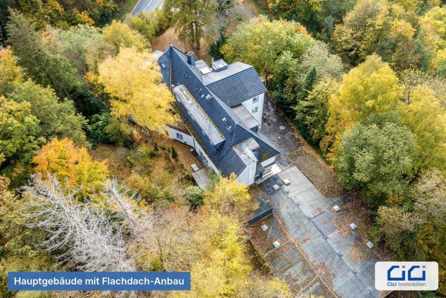 08 Hauptgebaeude mit Flachdach Anbau Renditeobjekt Werdohl