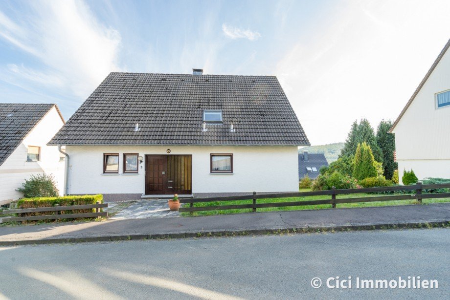 2. Frontansicht Zweifamilienhaus Herscheid