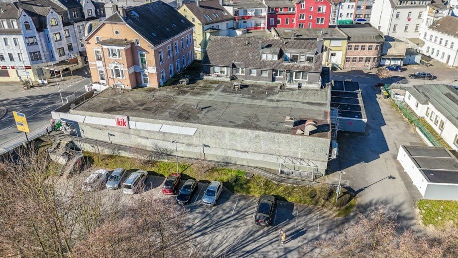 03 Luftaufnahme Gesamtareal mit Parkplatz Haus Werdohl