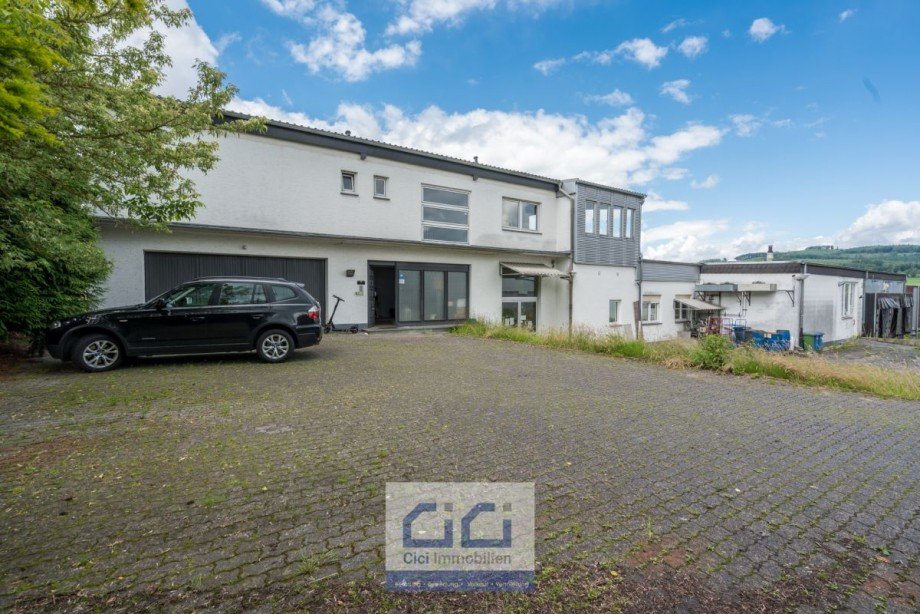 11 Halle Neuenrade