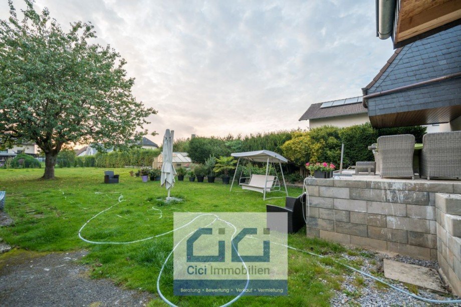 5 Gartenperspektive mit Gew�chshaus min Einfamilienhaus Neuenrade