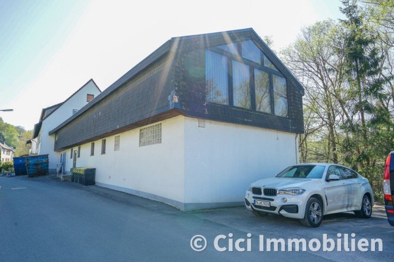 1. Ansicht Werdohl Doppelhaush�lfte Handwerker Traum - Riesiger Saunabadanbau in ein Traumfamilienhaus umwandeln