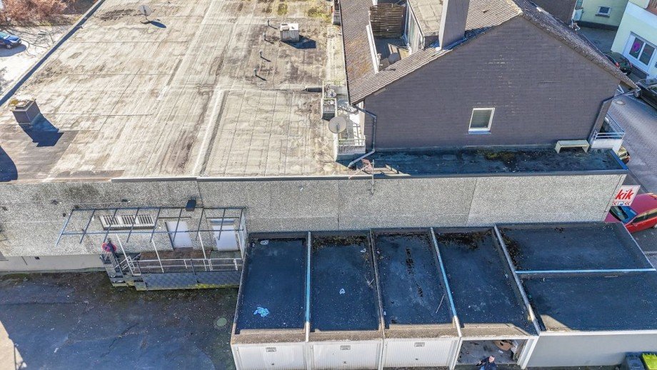 09 Luftaufnahme Garagen und Zufahrt Haus Werdohl