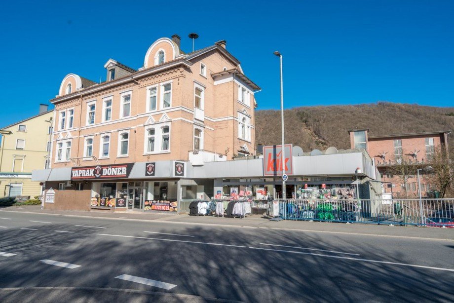 12 Schraegansicht Strassenfront Haus Werdohl