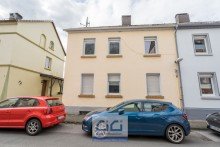 2. Ansicht Haus mit zwei Wohnungen, Garten und Entwicklungspotenzial