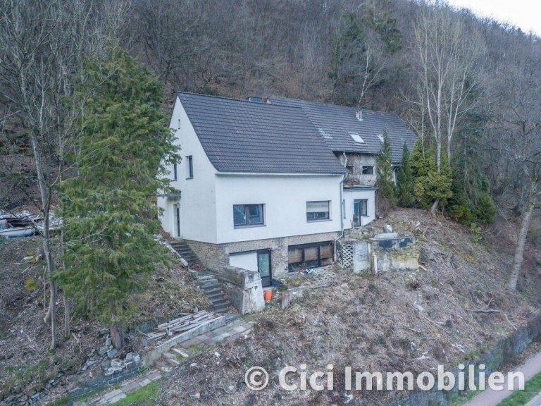 9.Ansicht Schalksm�hle Zweifamilienhaus Handwerker aufgepasst - teilweise entkerntes Doppelhaus mit enormen Potential