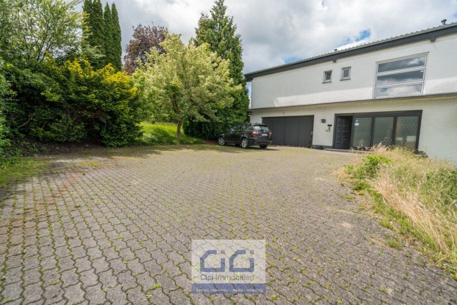 12 Halle Neuenrade