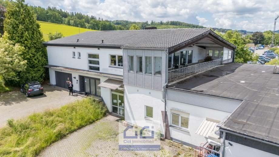 6 Halle Neuenrade