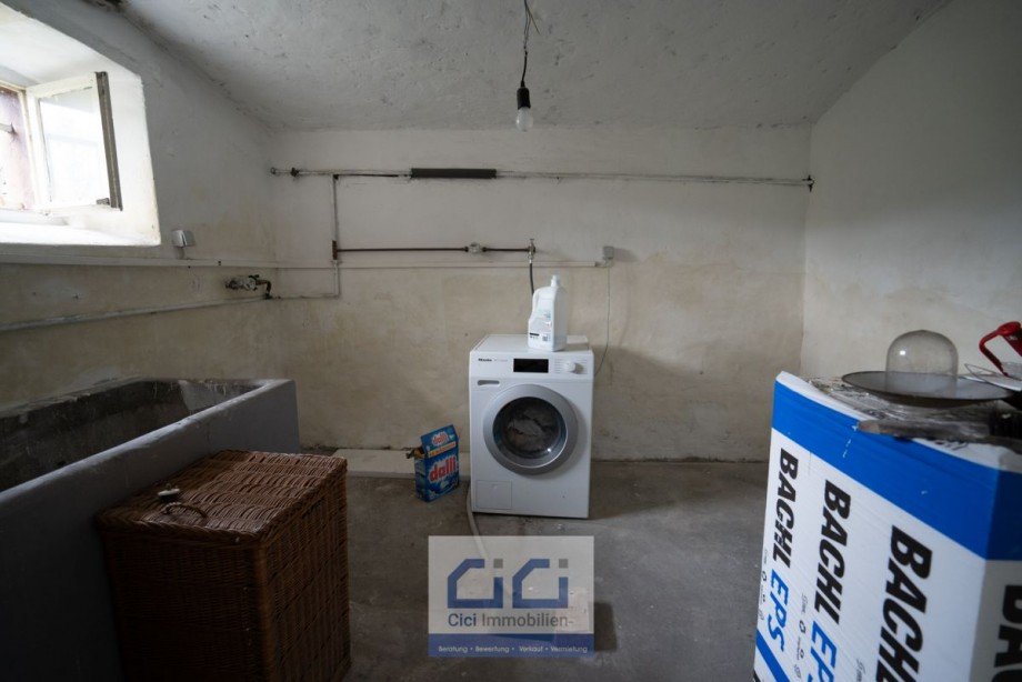 16. Waschraum Zweifamilienhaus Altena