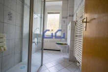 09.EG Kueche Ein Haus mit Geschichte: Gepflegtes Zweifamilienhaus mit Potenzial in ruhiger Sackgasse