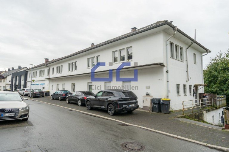 1. Aussenansicht Werdohl Haus Renditestarke Immobilie in Werdohl � Massiv gebautes Mehrfamilienhaus mit 10 Wohneinheiten