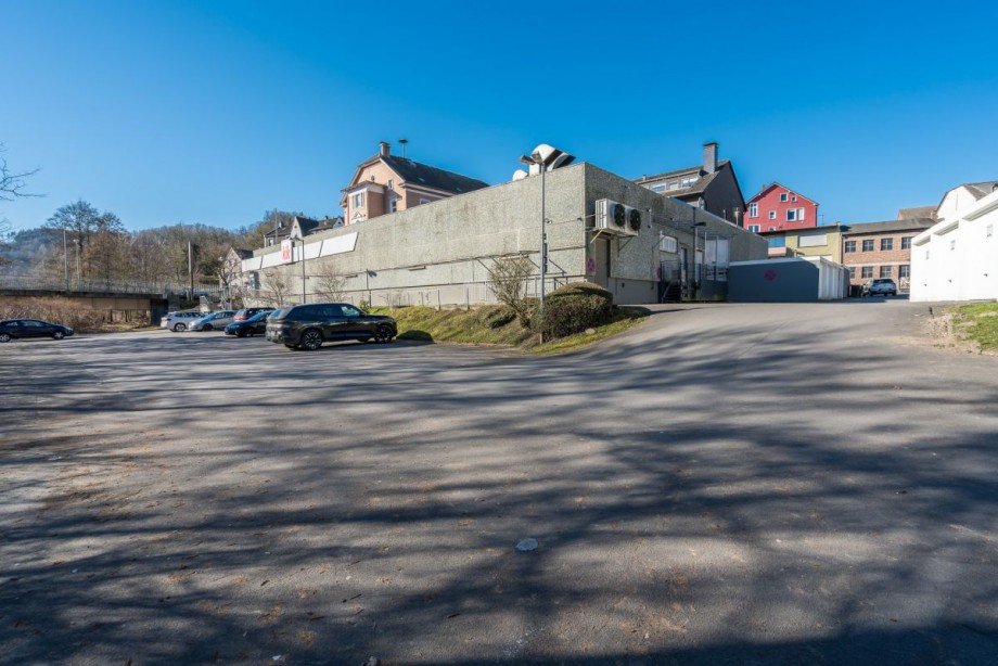 14 Stellplaetze Parkplatzseite Haus Werdohl