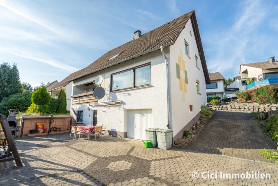 5. Rueckansicht Zweifamilienhaus Herscheid