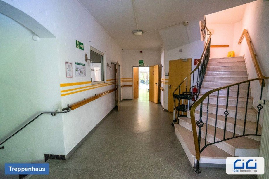 12 Treppenhaus Renditeobjekt Werdohl