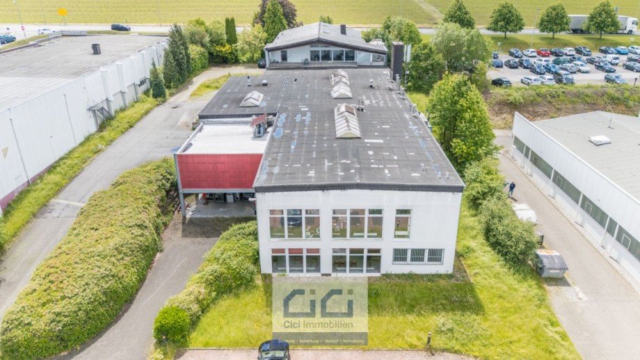 4 Halle Neuenrade